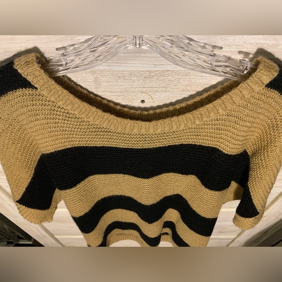 Forever 21 Striped Top - Picture 2 of 3